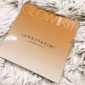 ✨ANASTASIA SUN DIPPED GLOW KIT✨